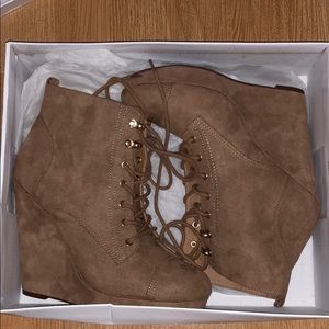 Forever 21 brown/tan ankle boots for women